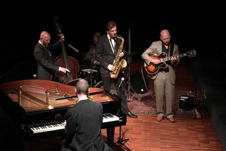 Bob Wijnen Performing